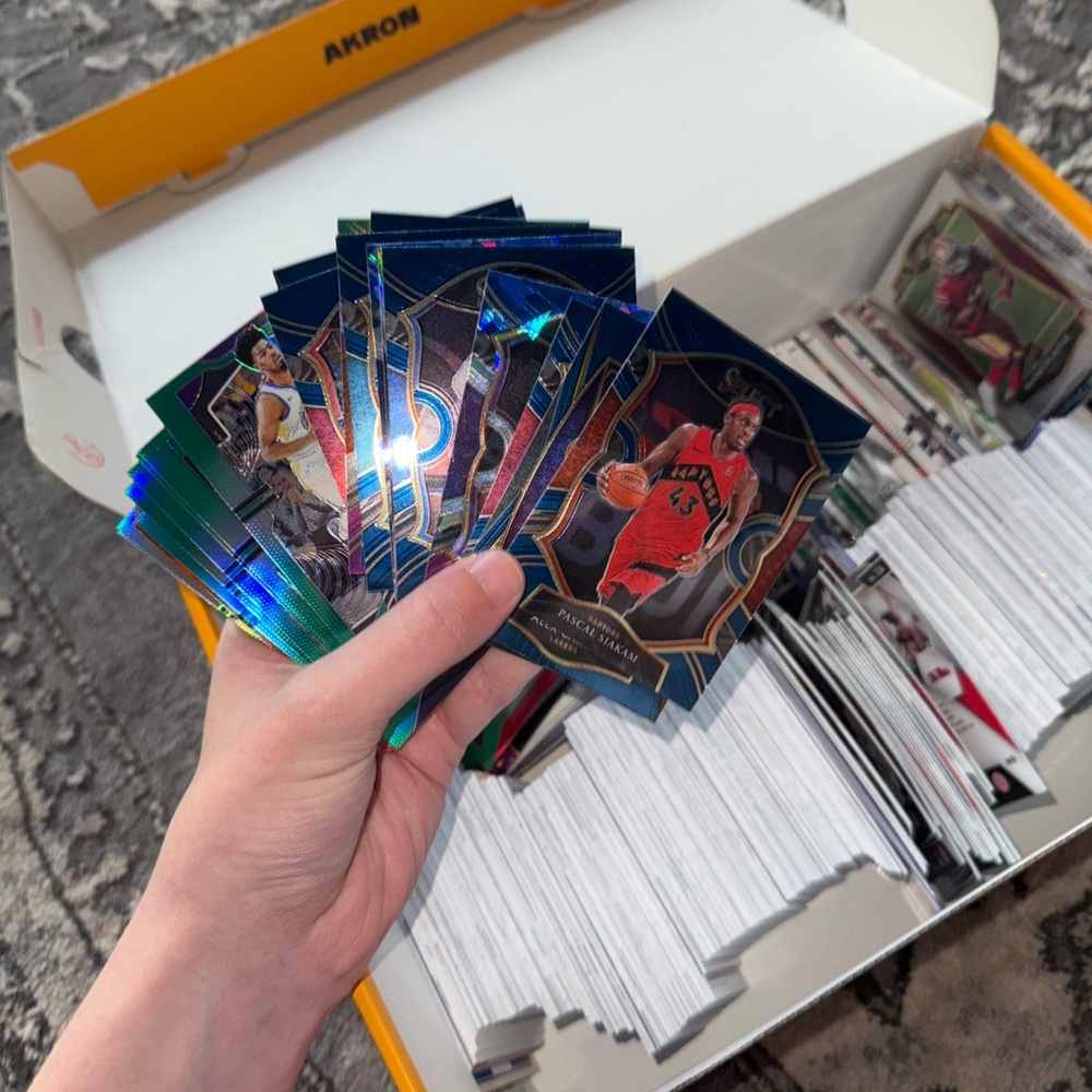 Assorted Sports Trading Cards Collection - Picture 4 of 7